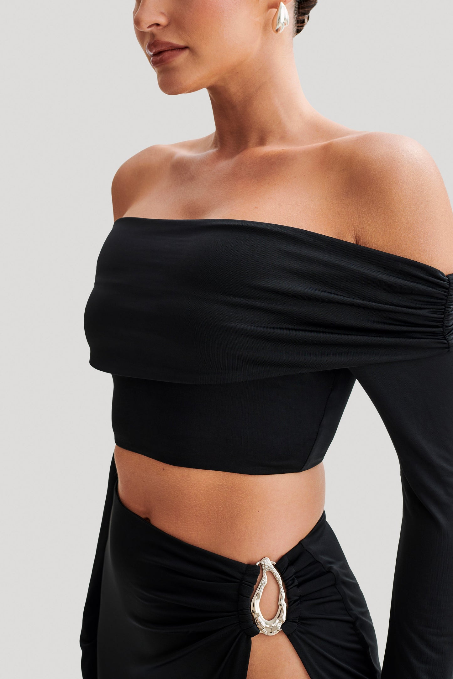 Butka™ Camryn Slinky Düşük Omuz Crop Top - Siyah