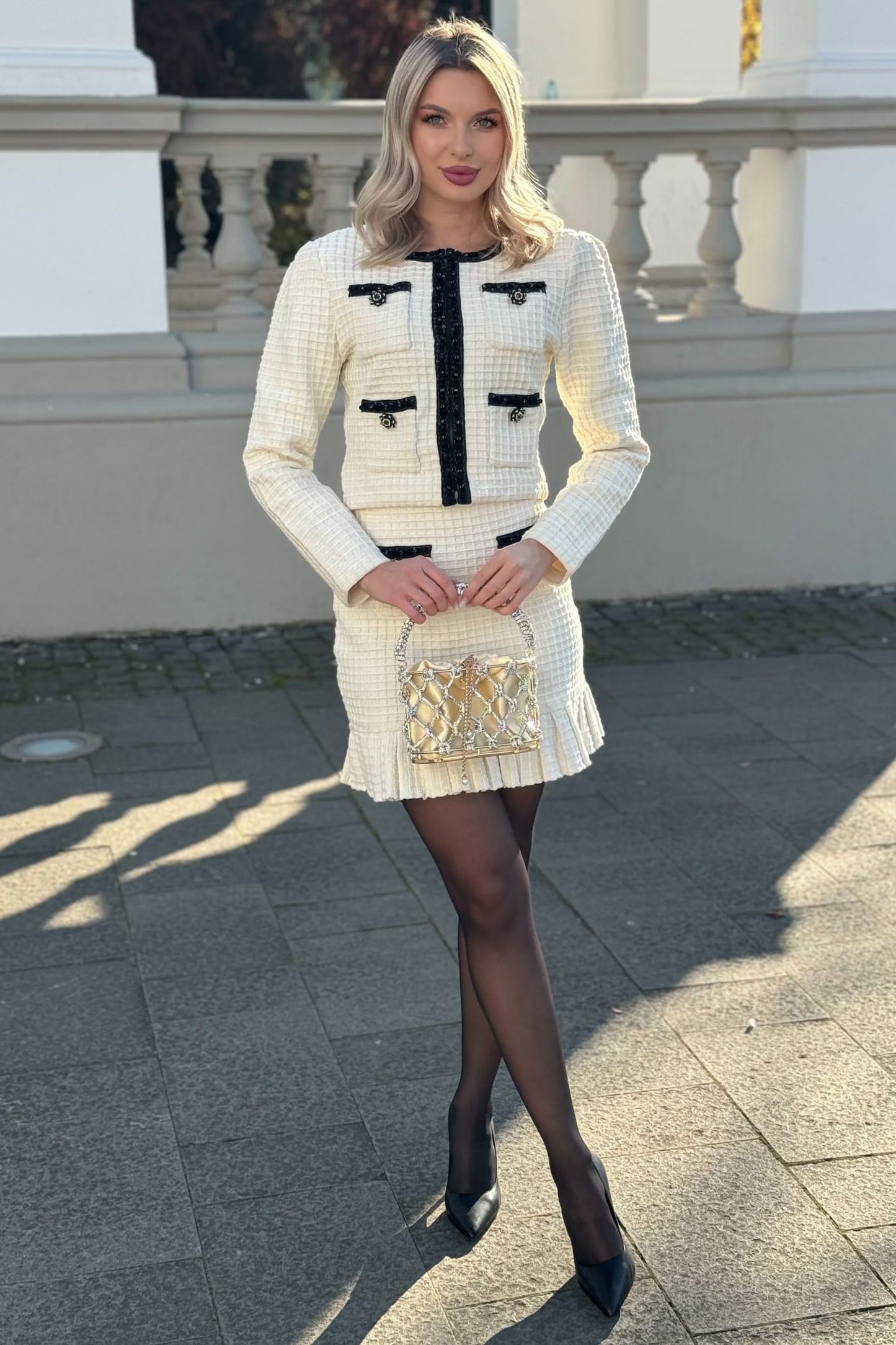 Siyah Detaylara Sahip Tweed Takım - Fildişi