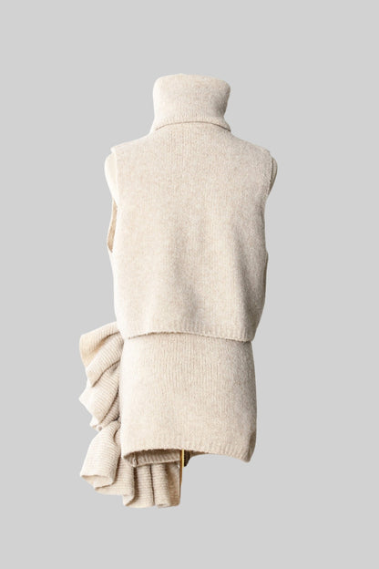 Heykelsi Volan Detaylarına Sahip Örme Üç Parçalı Takım - Bej