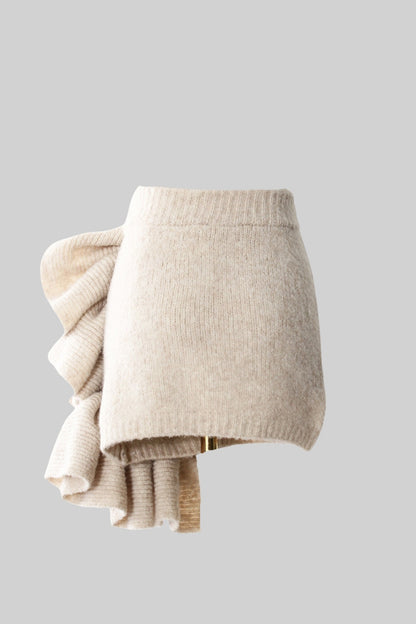 Heykelsi Volan Detaylarına Sahip Örme Üç Parçalı Takım - Bej