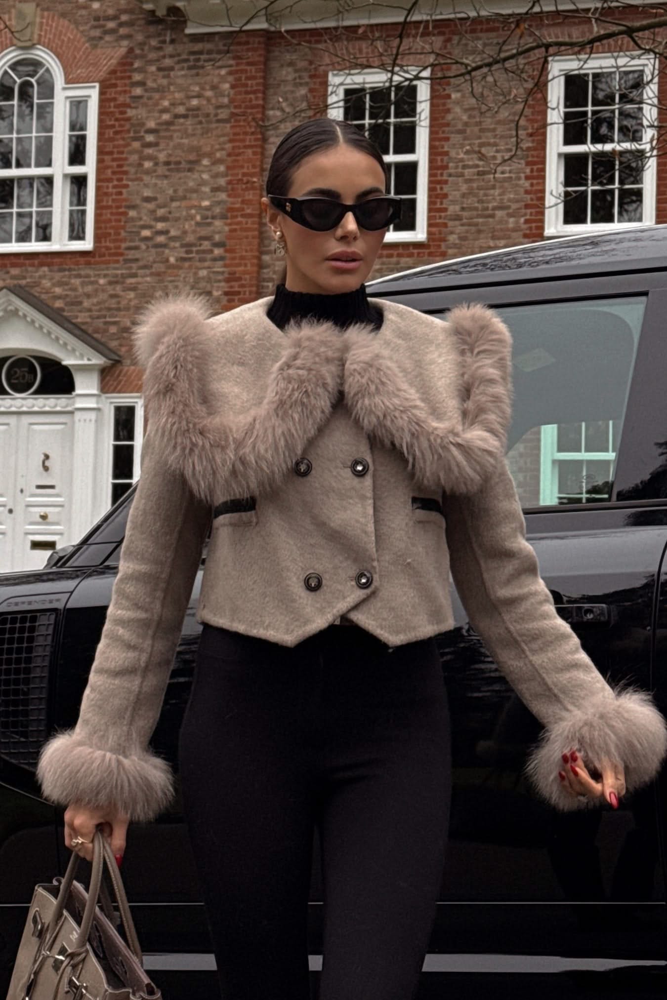 Kürk Yaka Süslemeli Çift Yaka Kısa Ceket - Kahverengi