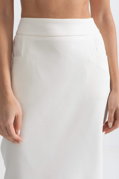 Sahte Kürk Şal, Manşetler Ve Midi Etekli İki Parçalı Takım - Beyaz