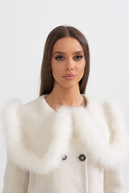 Kürk Yaka Süslemeli Çift Yaka Kırpılmış Ceket - Beyaz