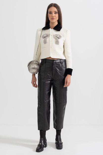 Zıt Renkli Elemanlar Ve Metalik Fiyonk Detaylarıyla Tweed Blazer - Beyaz