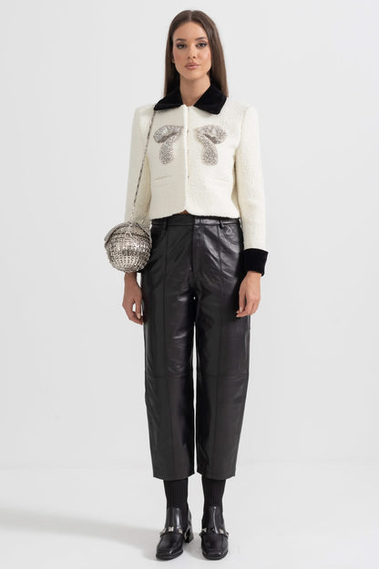 Zıt Renkli Elemanlar Ve Metalik Fiyonk Detaylarıyla Tweed Blazer - Beyaz