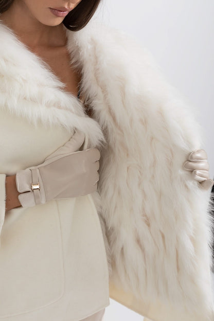 Büyük Boy Kapüşonlu Ve Bel Bantlı Kürk Yakalı Ceket - Fildişi