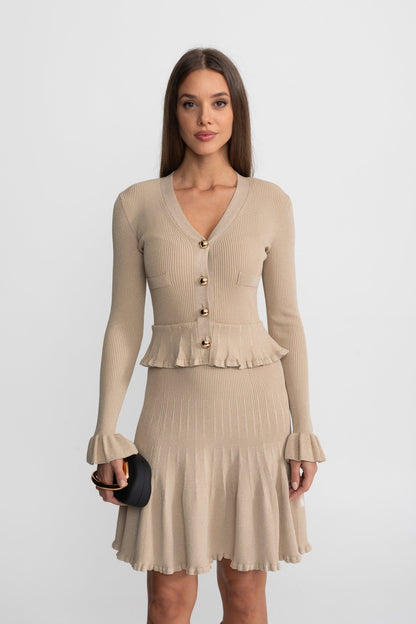 Peplum Bel Ve Kloş Etek Ucuna Sahip Kaburga Örgü Elbise – Bej