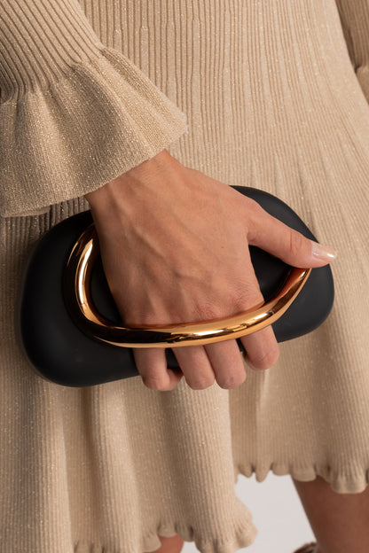 Altın Heykelsi Saplı Çanta – Siyah Ve Altın