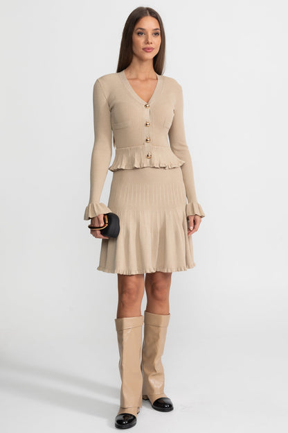 Peplum Bel Ve Kloş Etek Ucuna Sahip Kaburga Örgü Elbise – Bej