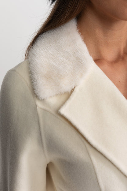 Tilki Kürk Yakalı Süslemeli Yün Palto – Fildişi
