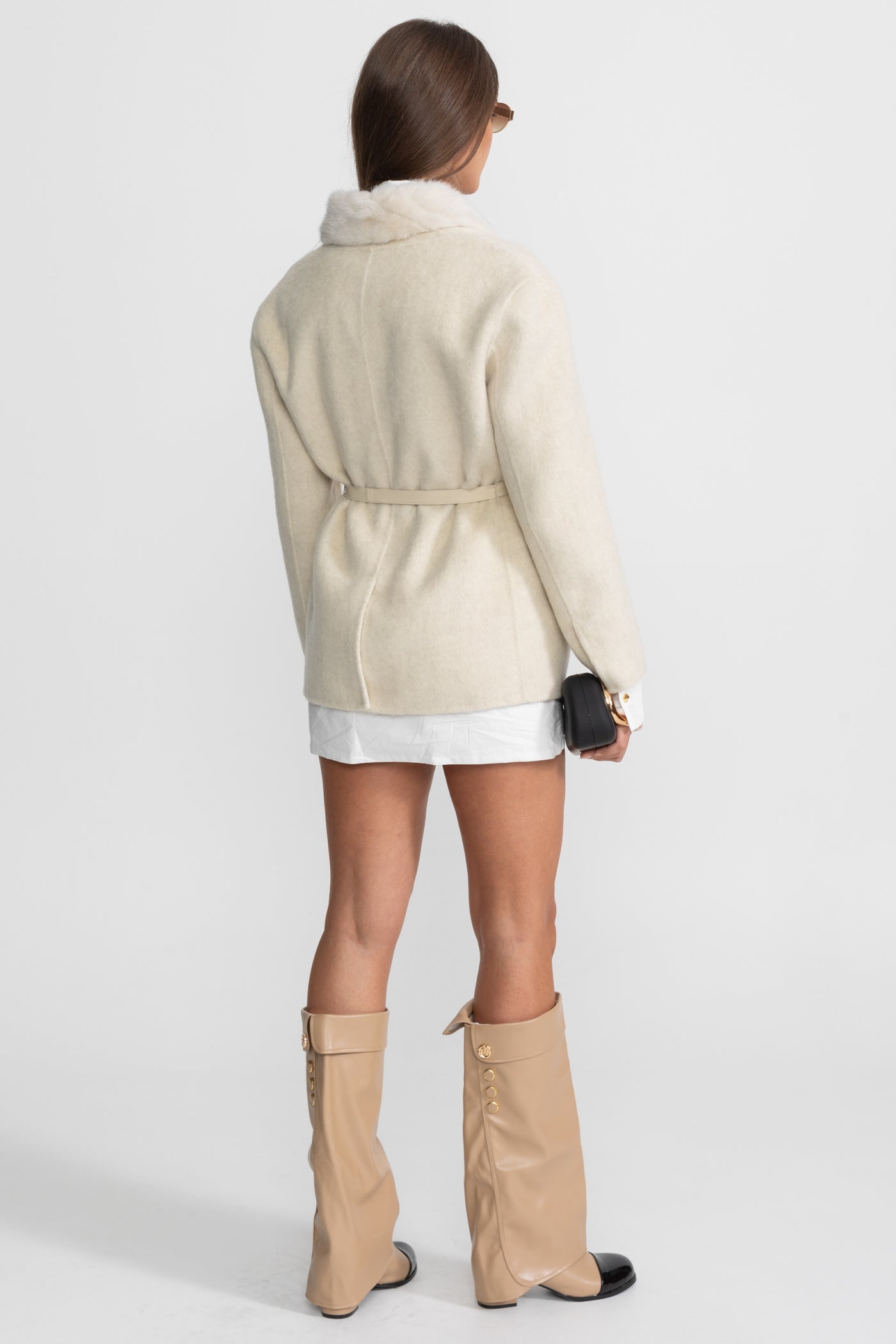 Kemerli Bel Ve Tilki Kürklü Kaşmir Ceket – Fildişi
