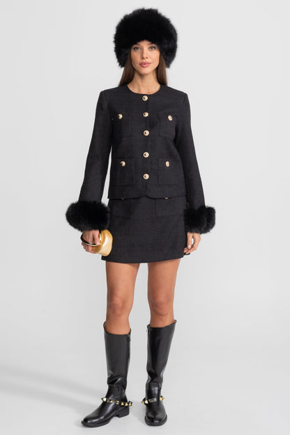 Sahte Kürk Manşetleri Ve Altın Düğmeleri Olan Tweed Blazer – Siyah