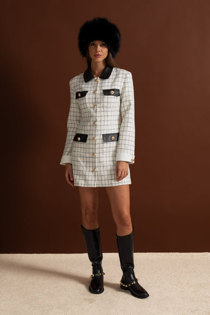 Kontrast Deri Detaylara Sahip Uzun Kollu Tweed Mini Elbise – Beyaz Ve Siyah